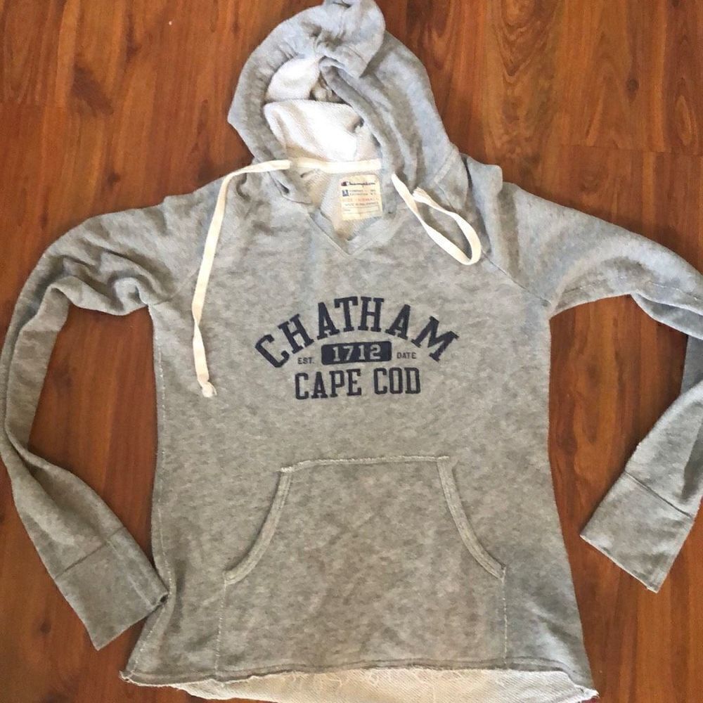 Champion vintage gray hoodie ￼Chatham Cape Cod xs